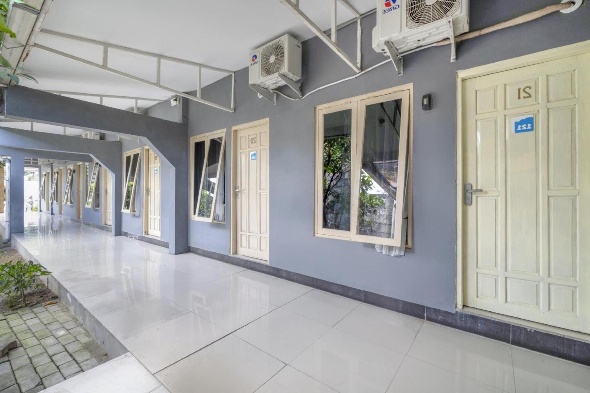Hotel O Prambanan Near Prambanan Temple Экстерьер фото